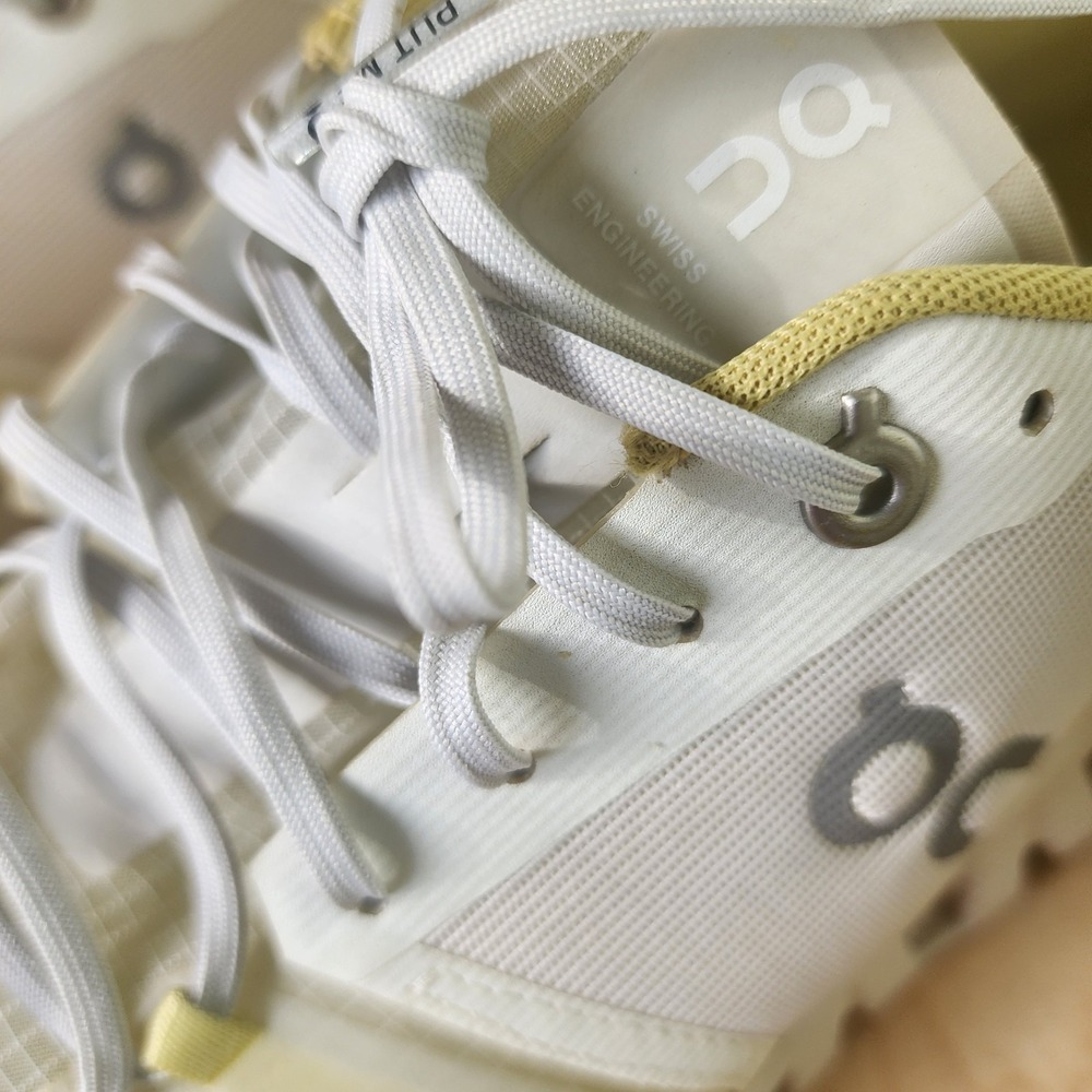 On Cloud X Helion Women's Run Walk Train Athletic Shoes SZ 9 White Yellow Gym - Picture 3 of 15